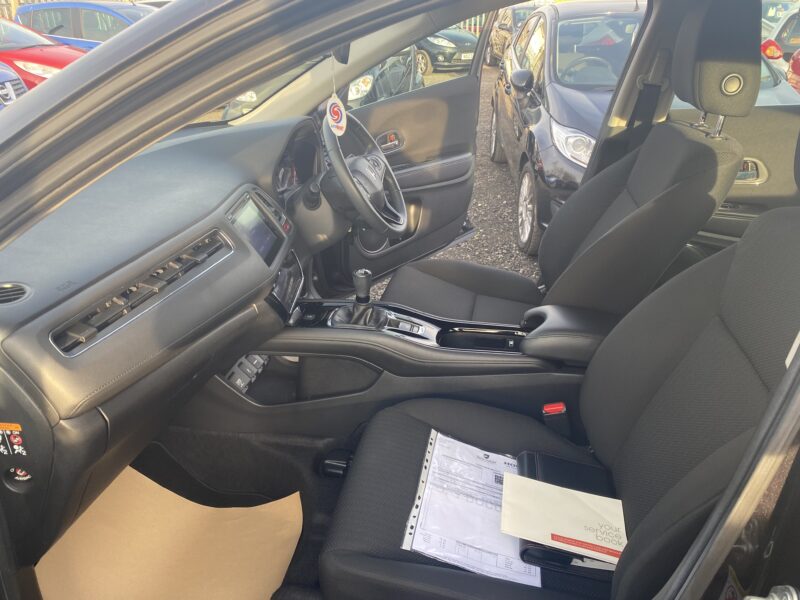 2016 Honda HR-V 1.5 i-VTEC SE 5dr HATCHBACK Petrol Manual ONE LADY OWNER ONLY 29K EIGHT HONDA SERVICE STAMPS