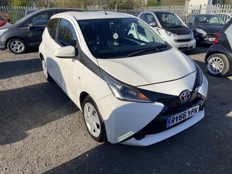 2016 Toyota Aygo 1.0 VVT-i X-Play 5dr HATCHBACK Petrol Manual