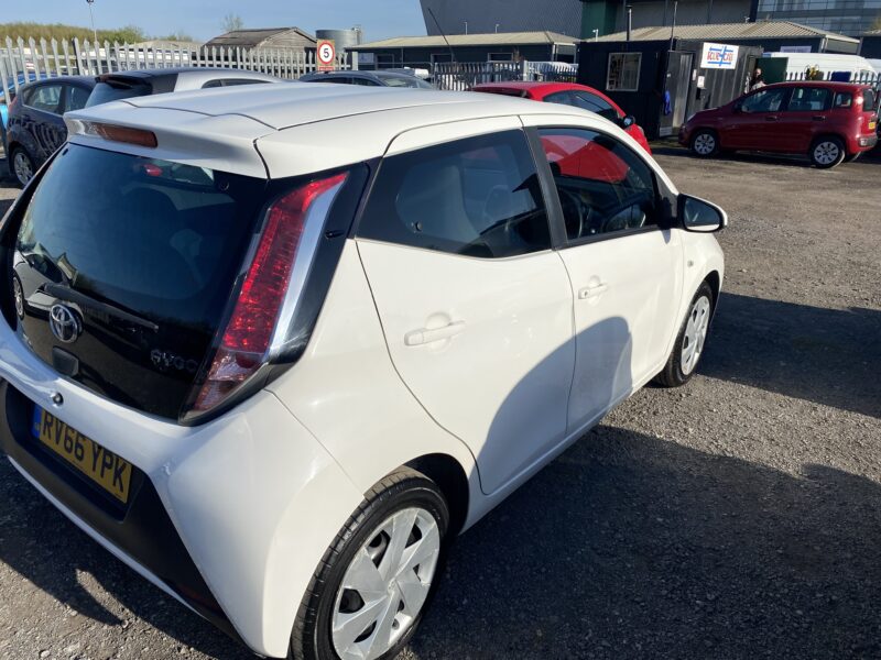 2016 Toyota Aygo 1.0 VVT-i X-Play 5dr HATCHBACK Petrol Manual