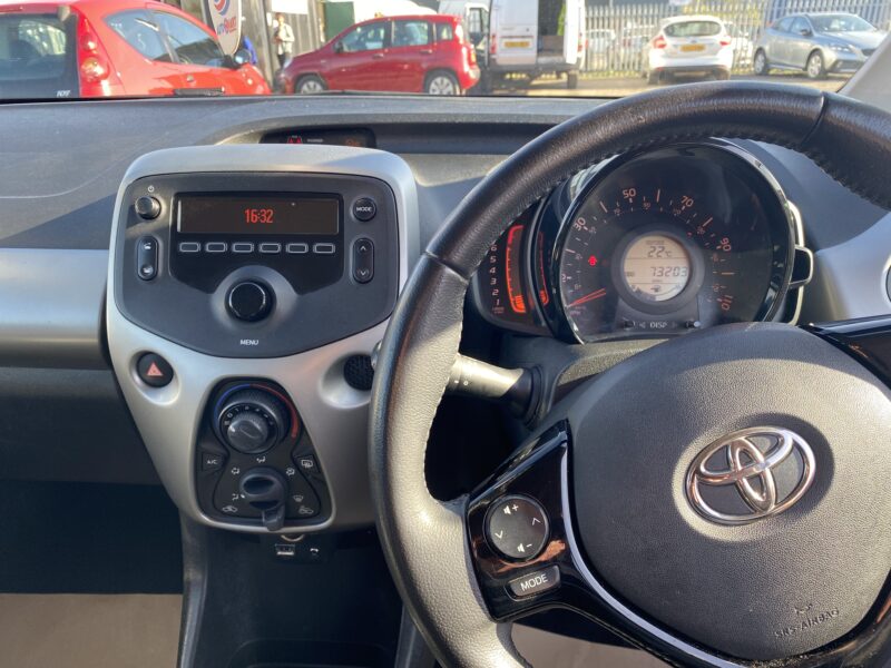 2016 Toyota Aygo 1.0 VVT-i X-Play 5dr HATCHBACK Petrol Manual