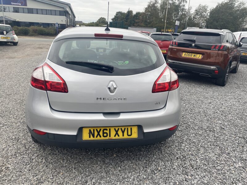 2011 Renault Megane 1.5 dCi 110 Dynamique TomTom 5dr