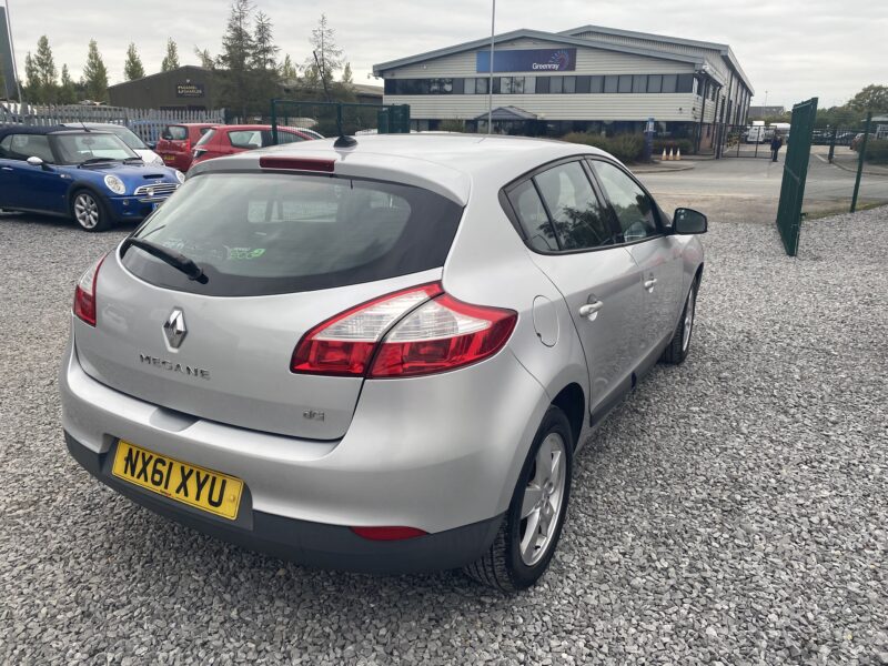 2011 Renault Megane 1.5 dCi 110 Dynamique TomTom 5dr