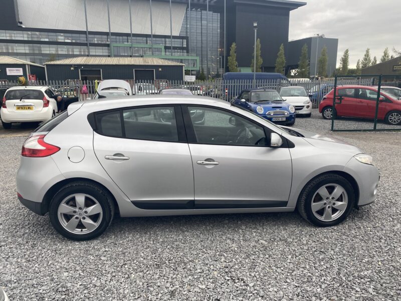 2011 Renault Megane 1.5 dCi 110 Dynamique TomTom 5dr
