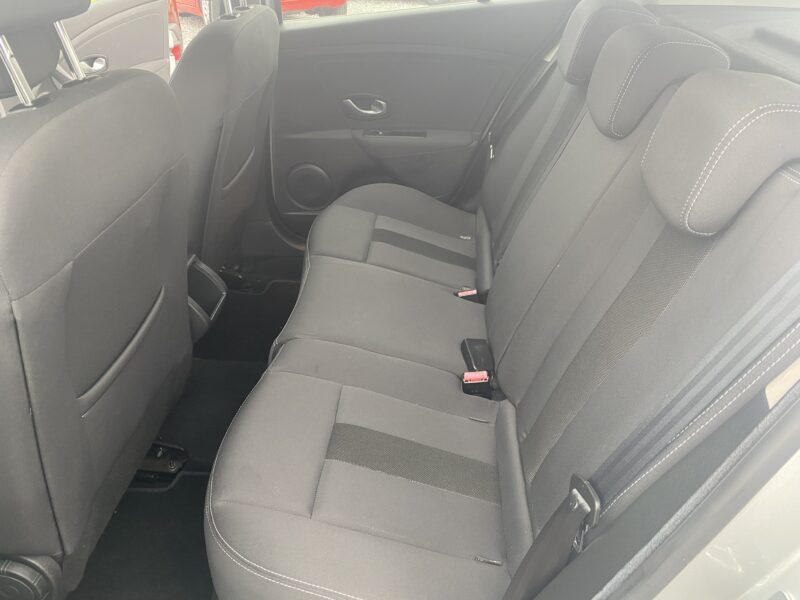 2011 Renault Megane 1.5 dCi 110 Dynamique TomTom 5dr