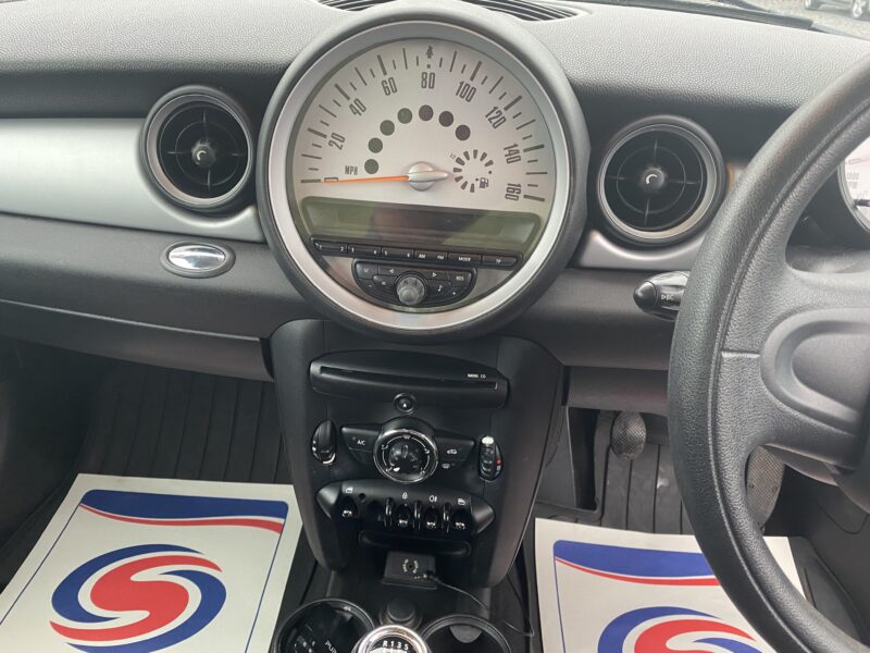 2013 MINI Hatch 1.6 First 3dr HATCHBACK Petrol Manual
